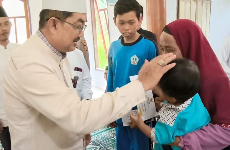 Bupati Tanjabbar Gelar Safari Jumat di Masjid Hidayatul Muttaqin Desa Parit Sidang
