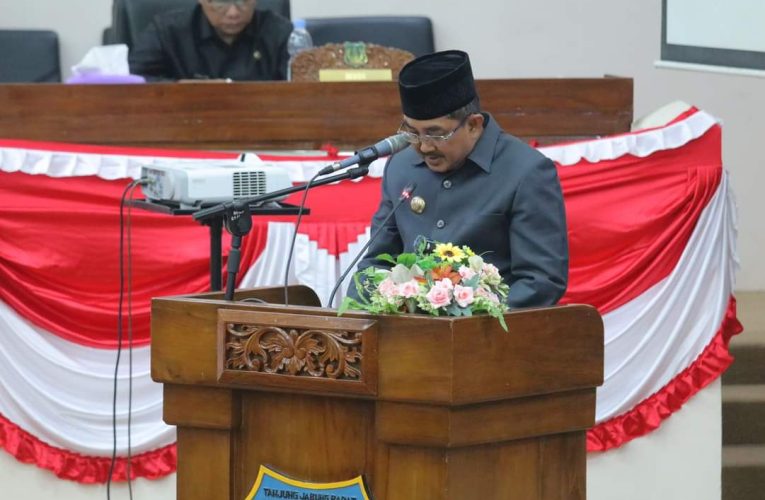 Bupati Hadiri Rapat Paripurna ke Empat DPRD Kabupaten Tanjabbar Tahun 2024