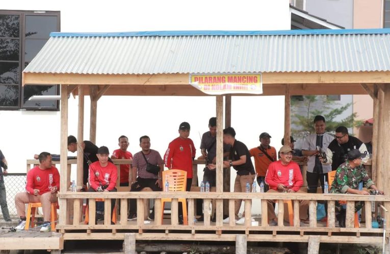 Bupati Ikuti Perlombaan Mancing Mania yang Digelar Kapolres Tanjab Barat