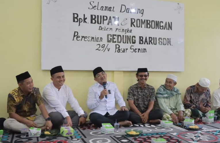 Dua Anggota DPRD Tanjabbar Dampingi Bupati Resmikan Gedung SDN 29 Makmur Jaya 