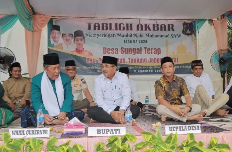 Dedi Hadi, Anggota DPRD Tanjab Barat Hadiri Tabligh Akbar di Desa Sungai Terap