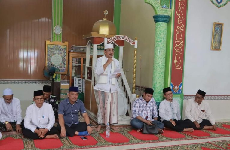 Bupati Tanjab Barat Gelar di Safari Jumat Desa Pasar Senin