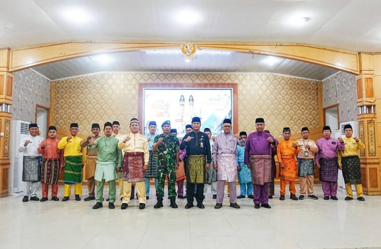 HUT ke-68 Jambi: Upacara Khidmat di Balai Pertemuan Tanjab Barat