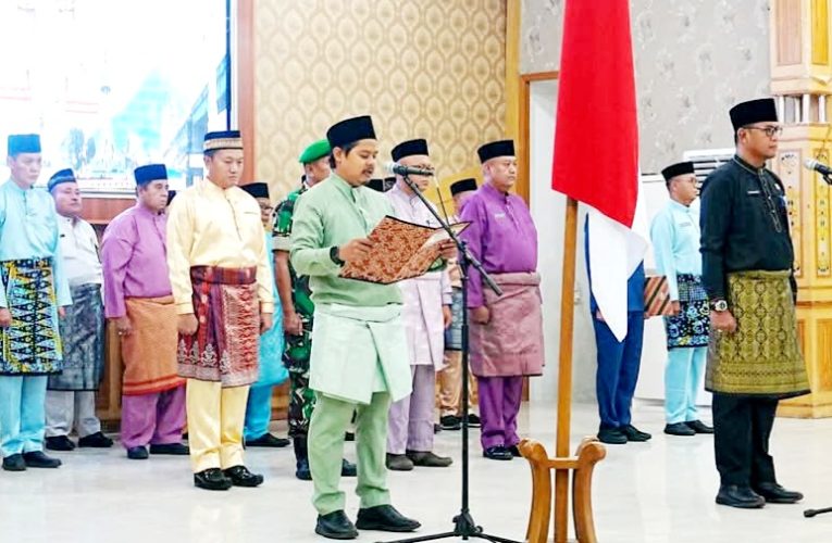 HUT Jambi Ke-68, Wakili Ketua DPRD Sufrayogi Bacakan Naskah Deklarasi Badan Kongres Rakyat Jambi