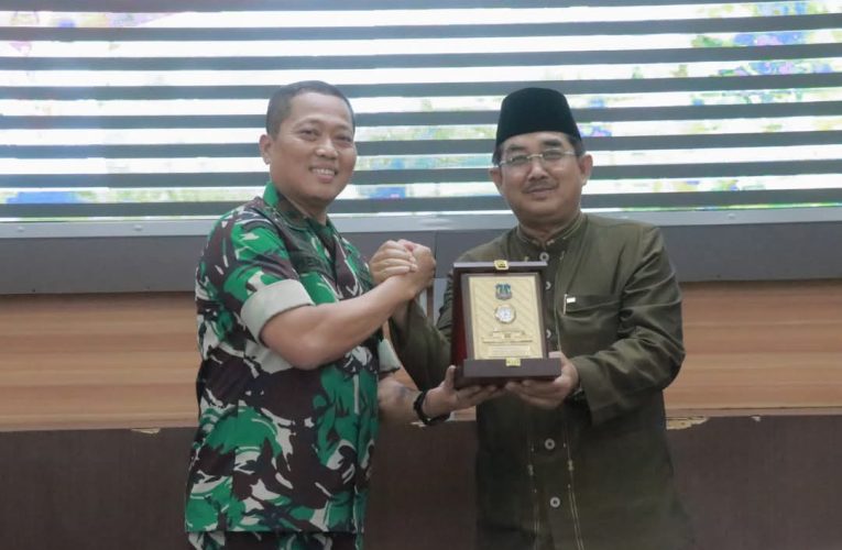 Kolaborasi TNI dan Pemerintah: Danrem 042/Gapu Kunjungi Bumi Serengkuh Dayung