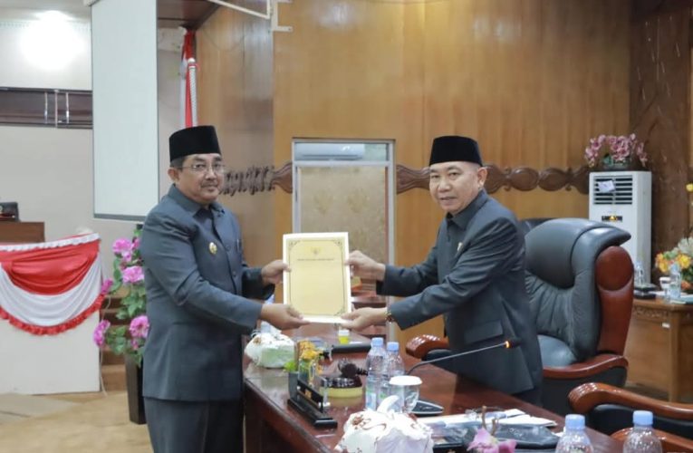 Rapat Paripurna Ketiga DPRD Tanjab Barat Bahas LKPJ dan Ranperda, Bupati Tekankan Kolaborasi Strategis