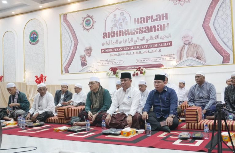 Santri Dilepas dengan Doa dan Harapan, Wabup Katamso: Kalian Adalah Cahaya Negeri