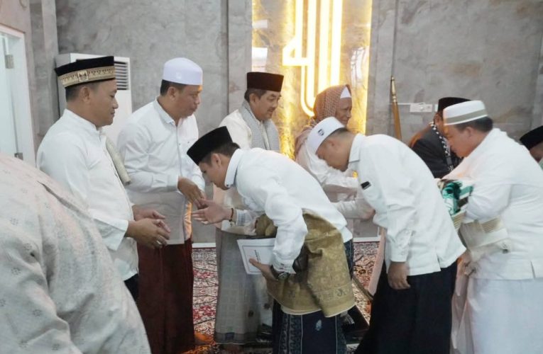 Pemkab Tanjab Barat Tunjukkan Komitmen Religius Lewat Salat Iduladha Bersama