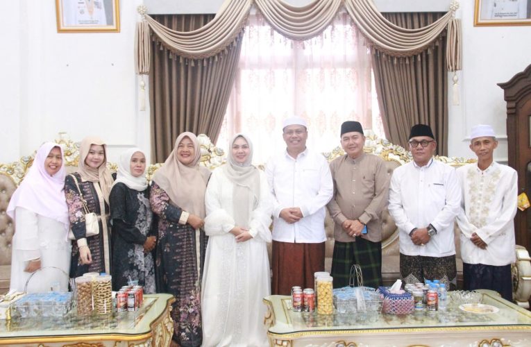 Dibalut Semangat Idul Adha, Wabup Tanjab Barat Ajak Warga Perkuat Iman dan Kebersamaan