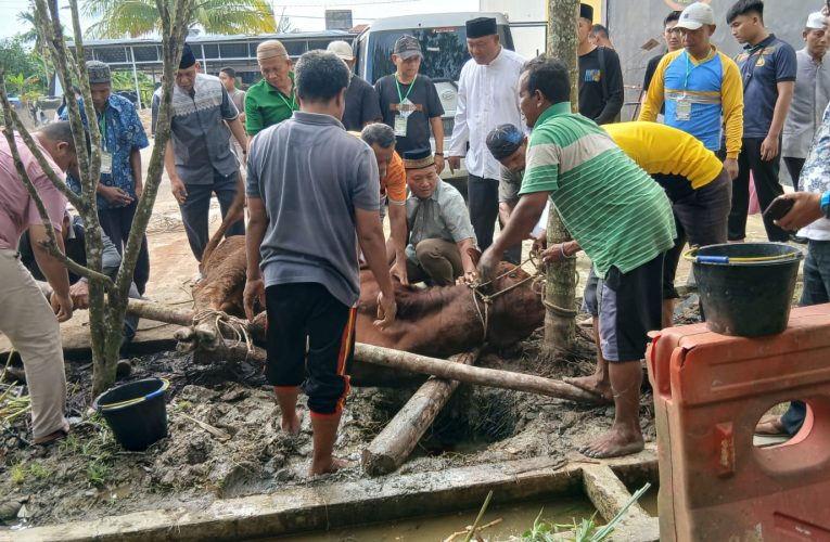 Idul Adha Momentum Pengabdian: Polres Tanjab Barat Salurkan Daging Kurban untuk Panti dan Pesantren