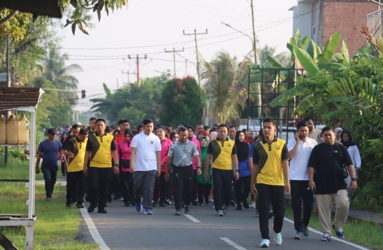 Meriah! Ratusan Peserta Ramaikan Olahraga Bersama Polres Tanjab Barat Sambut Hari Bhayangkara