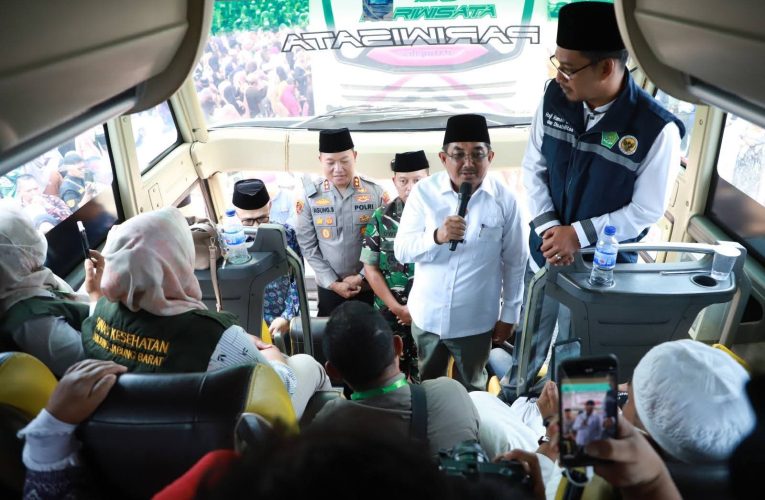 Bupati Anwar Sadat Pimpin Penyambutan Jamaah Haji, Keluarga Sambut dengan Tangis Bahagia