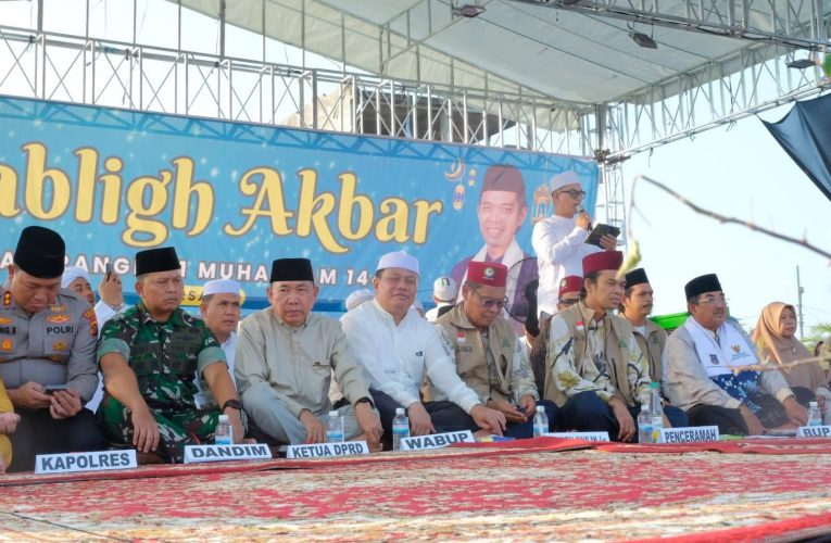 Ketua DPRD Hadiri Tablig Akbar Bersama UAS, Jadi Momen Spiritual Bersejarah di Kuala Tungkal